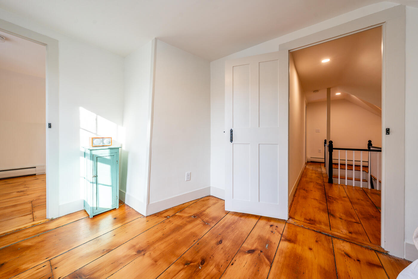 405 Route 6A Yarmouth Port, MA 02675 - Photo 29 of 49 3rdbedroom2