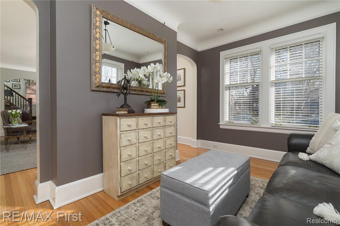 1241 Bedford Road Grosse Pointe, MI 48230 - Photo 9 of 46 1241-Bedford-09.jpg