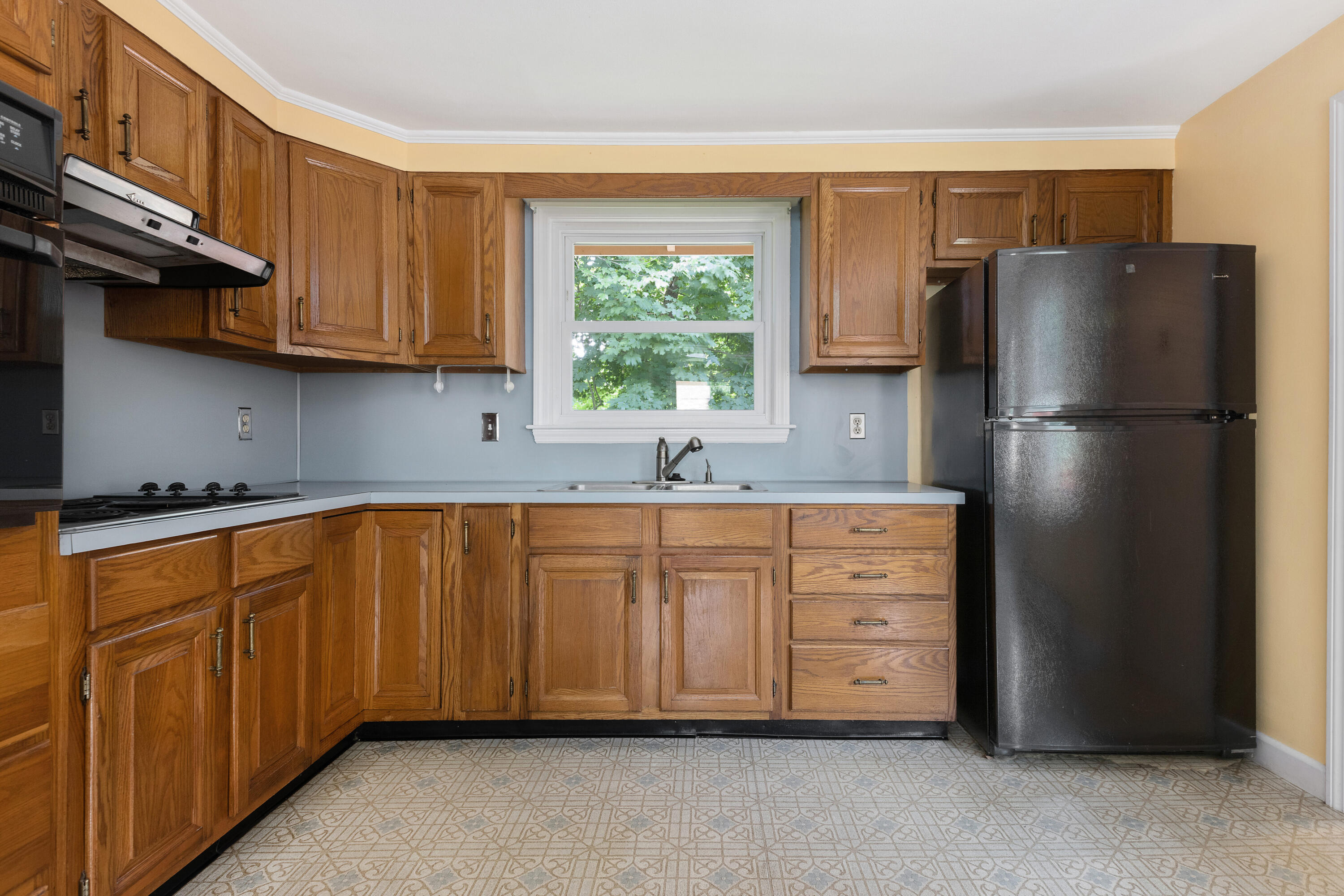 54 Wythburn Road South Portland, ME 04106 - Photo 12 of 35 54 Wythburn Rd South Portland-print-012-