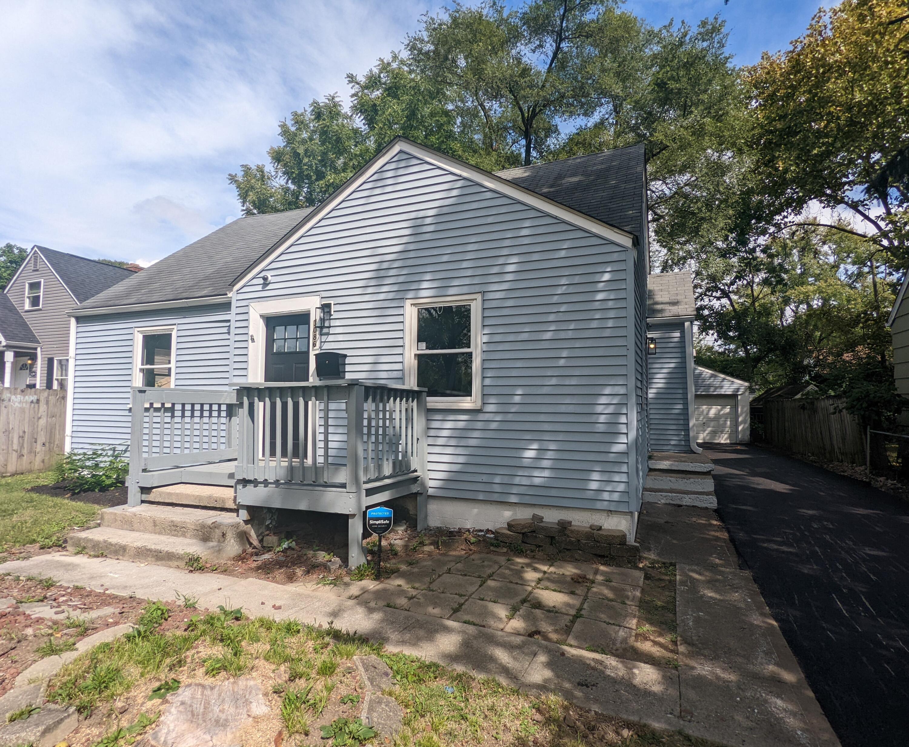 3086 Karl Road Columbus, OH 43224 - Photo 4 of 27 PXL_20220902_193136971