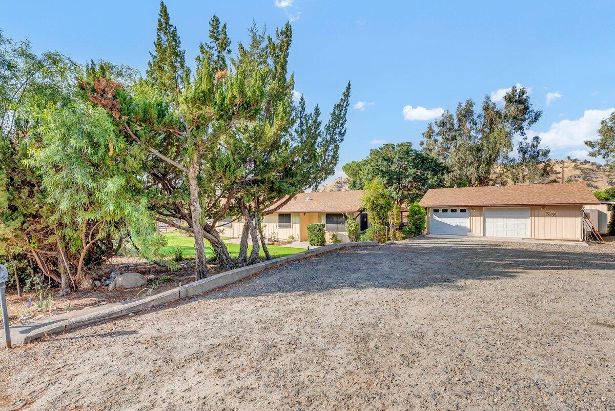 34719 Wilson Drive Springville, CA 93265 - Photo 3 of 34 04