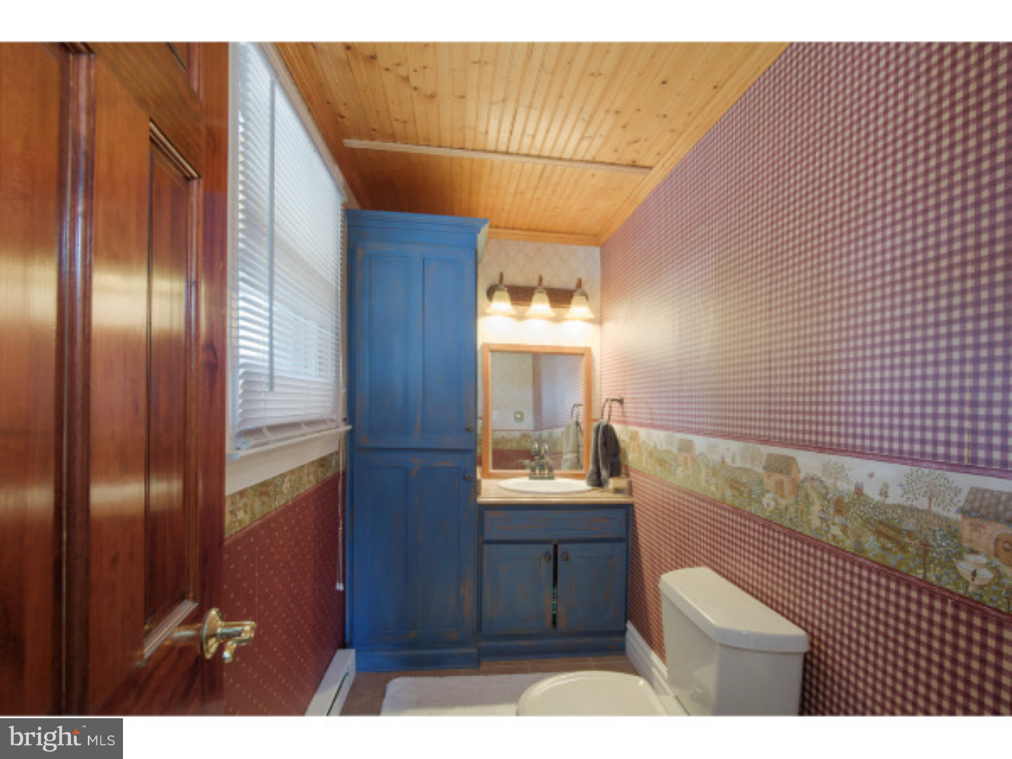 203 West Neversink Road Reading, PA 19606 - Photo 5 of 23 Half Bath