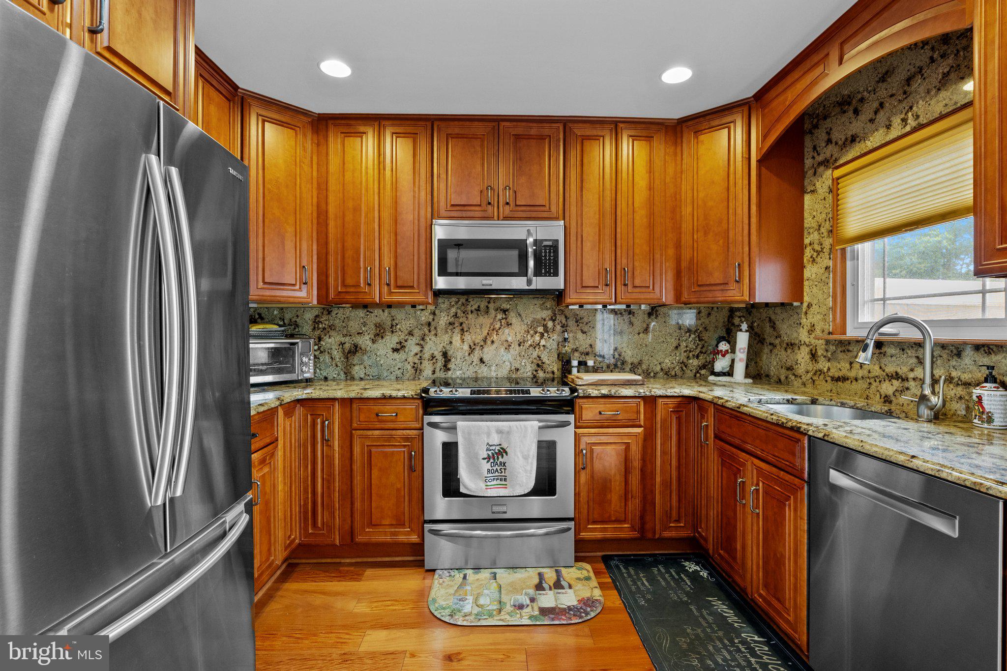 5127 Bay Road Bensalem, PA 19020 - Photo 21 of 40 Eat In Kitchen