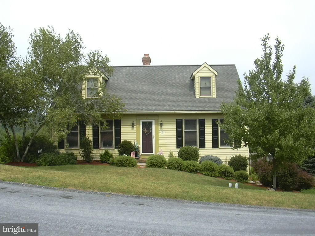35 Karen Court Lititz, PA 17543 - Photo 1 of 16 Gallery Image 1