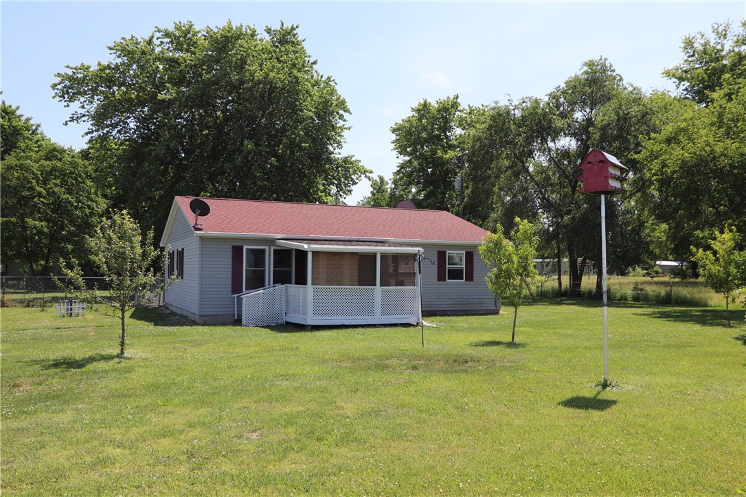 2426 Highway 32 Lovington, IL 61937 - Photo 1 of 23