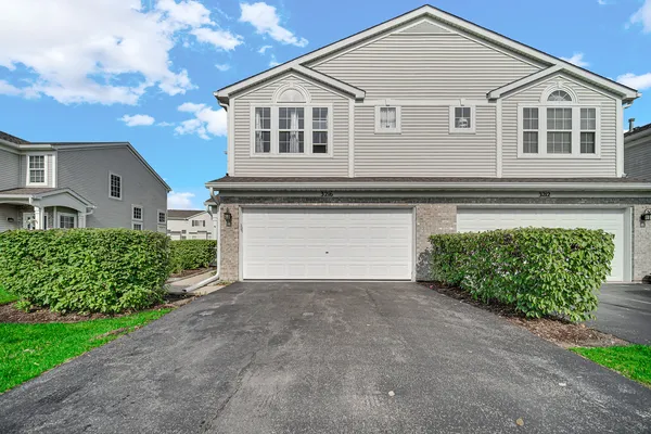 $329,900 | 3216 Harvard Lane, Unit 3216, Lake In The Hills, IL 60156
