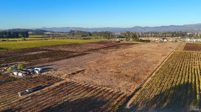 $2,999,000 | 2110 Cuttings Wharf Road, Napa, CA 94559