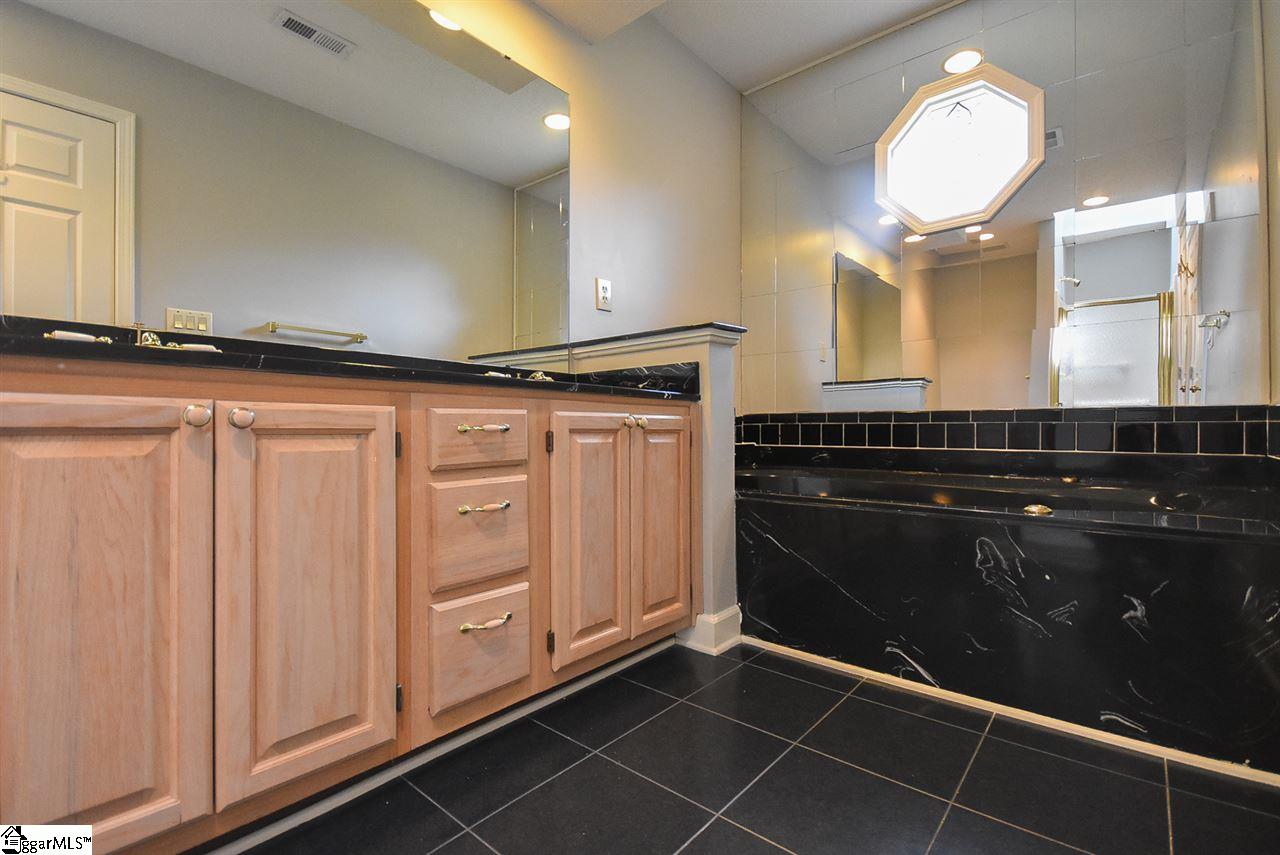 2411 Roper Mountain Road Simpsonville, SC 29681 - Photo 20 of 36 Gallery Image 20