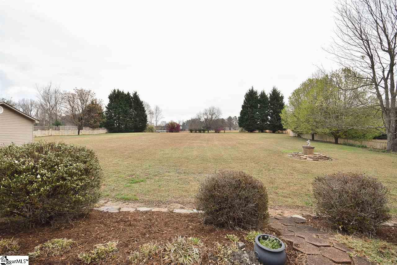 2411 Roper Mountain Road Simpsonville, SC 29681 - Photo 28 of 36 Gallery Image 28