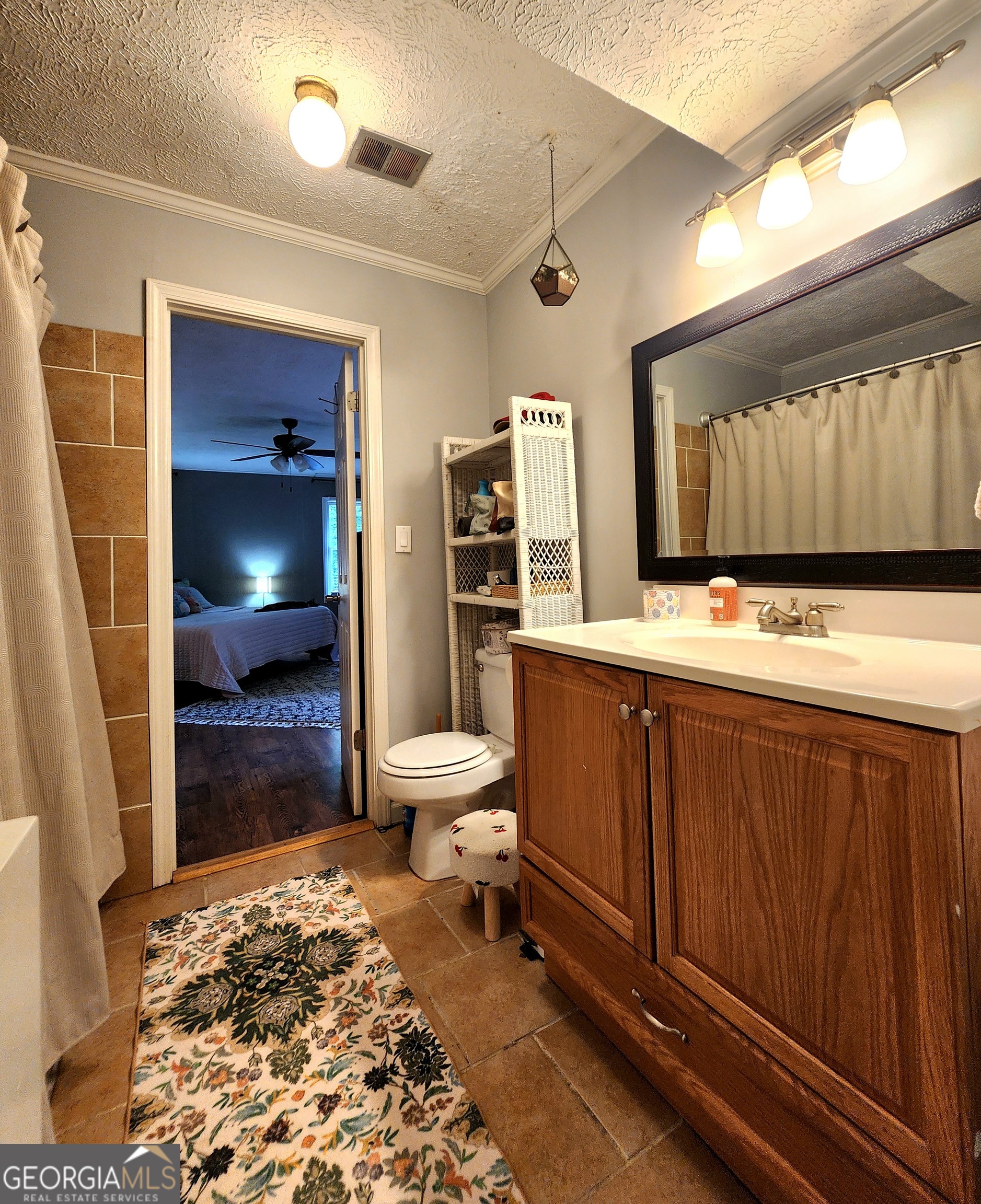 807 Wera Place Macon, GA 31210 - Photo 22 of 46 a room with furniture and a rug