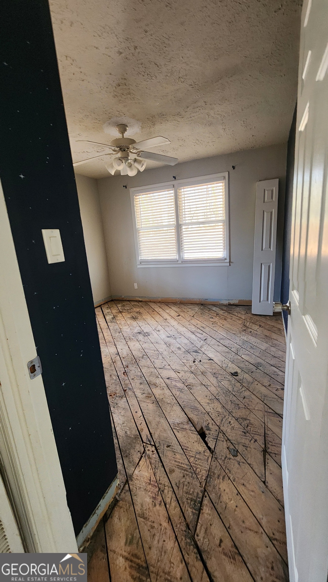 807 Wera Place Macon, GA 31210 - Photo 45 of 46 a view of an empty room with a window