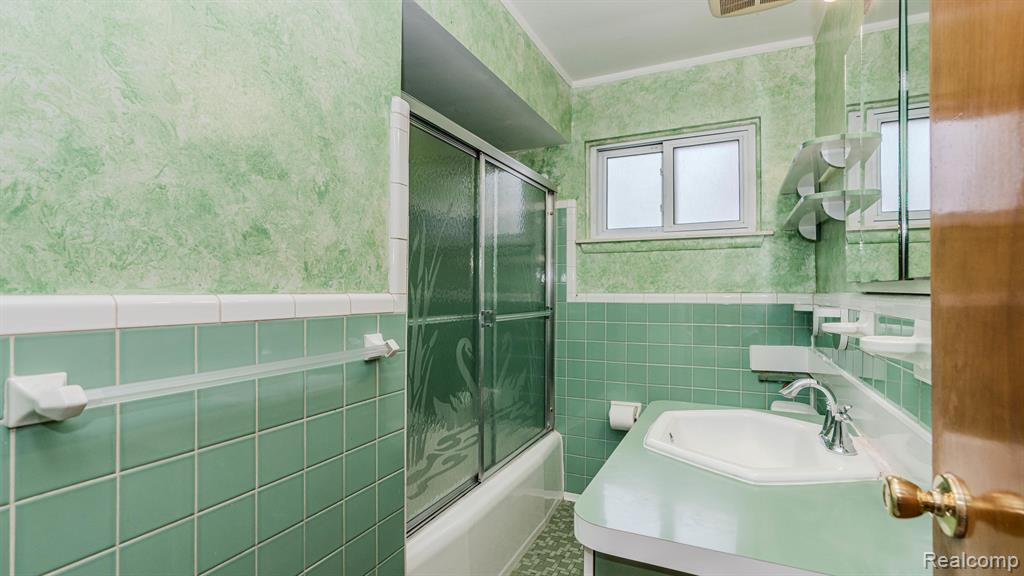 1295 Columbia Road Berkley, MI 48072 - Photo 25 of 53