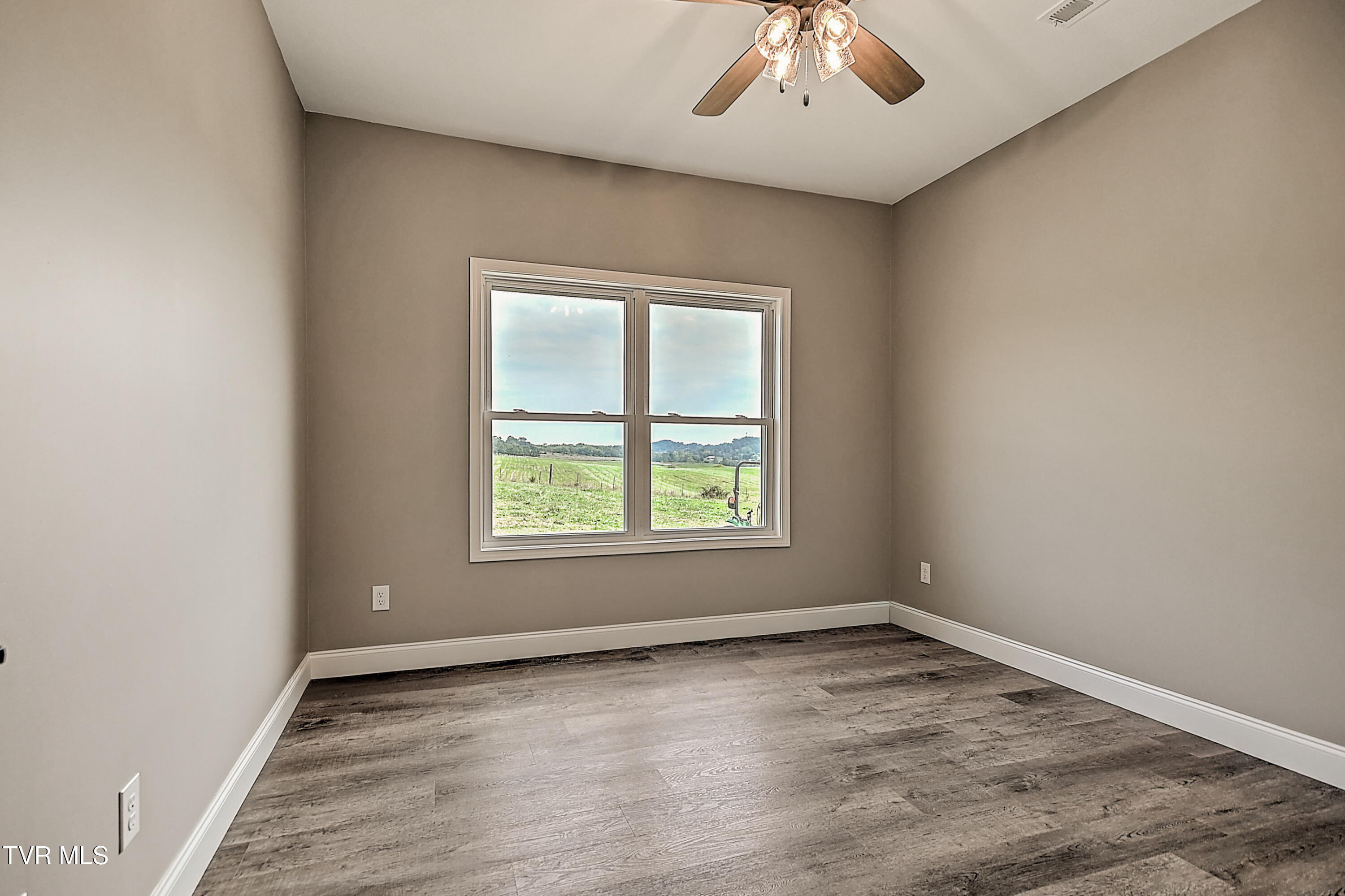 265 Red Tail Ridge, Unit LOT # 7 Greeneville, TN 37743 - Photo 16 of 41 205 Red Tail JK-17