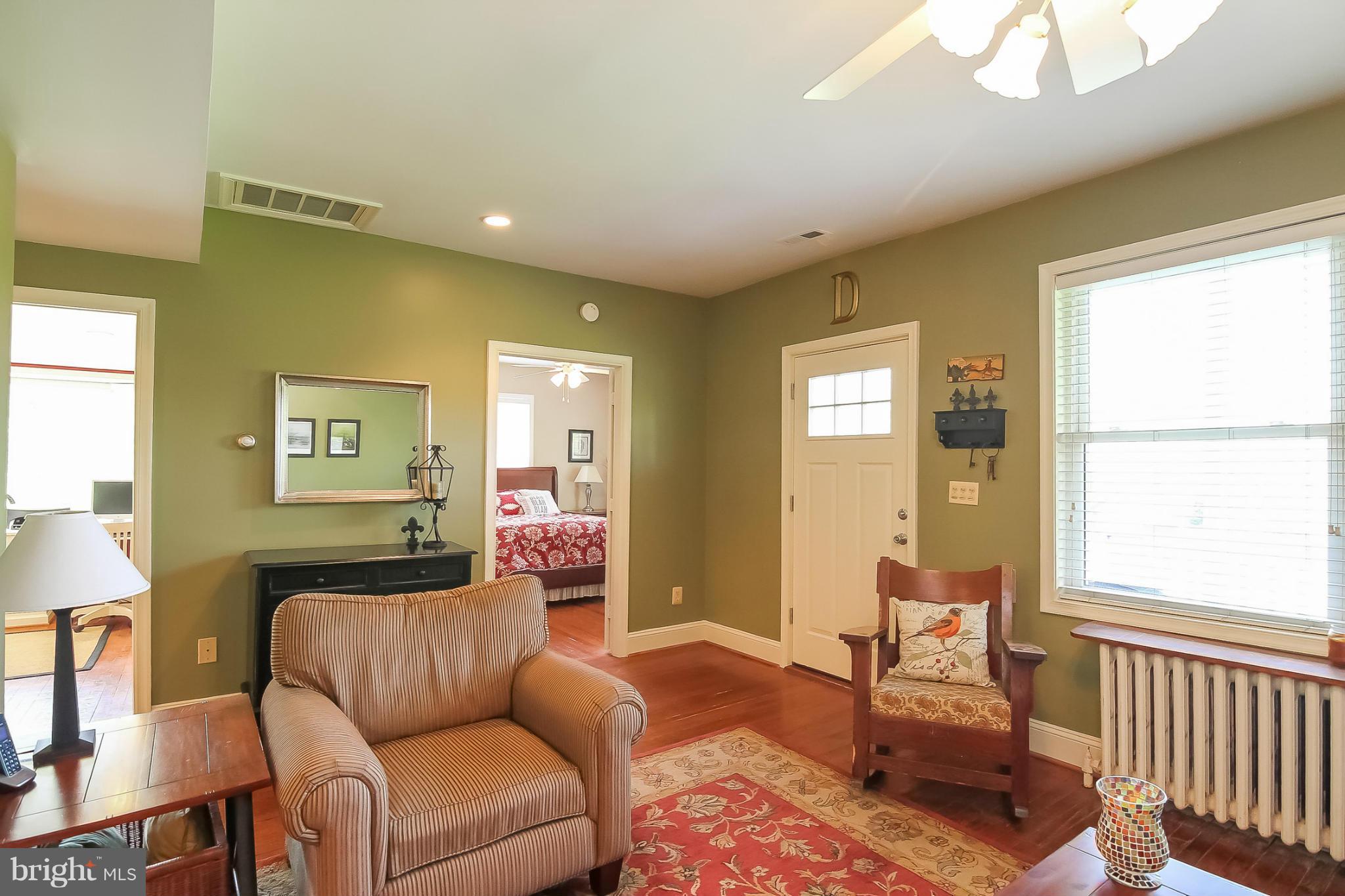 6225 Georgetown Road Broad Run, VA 20137 - Photo 14 of 30 Living Room