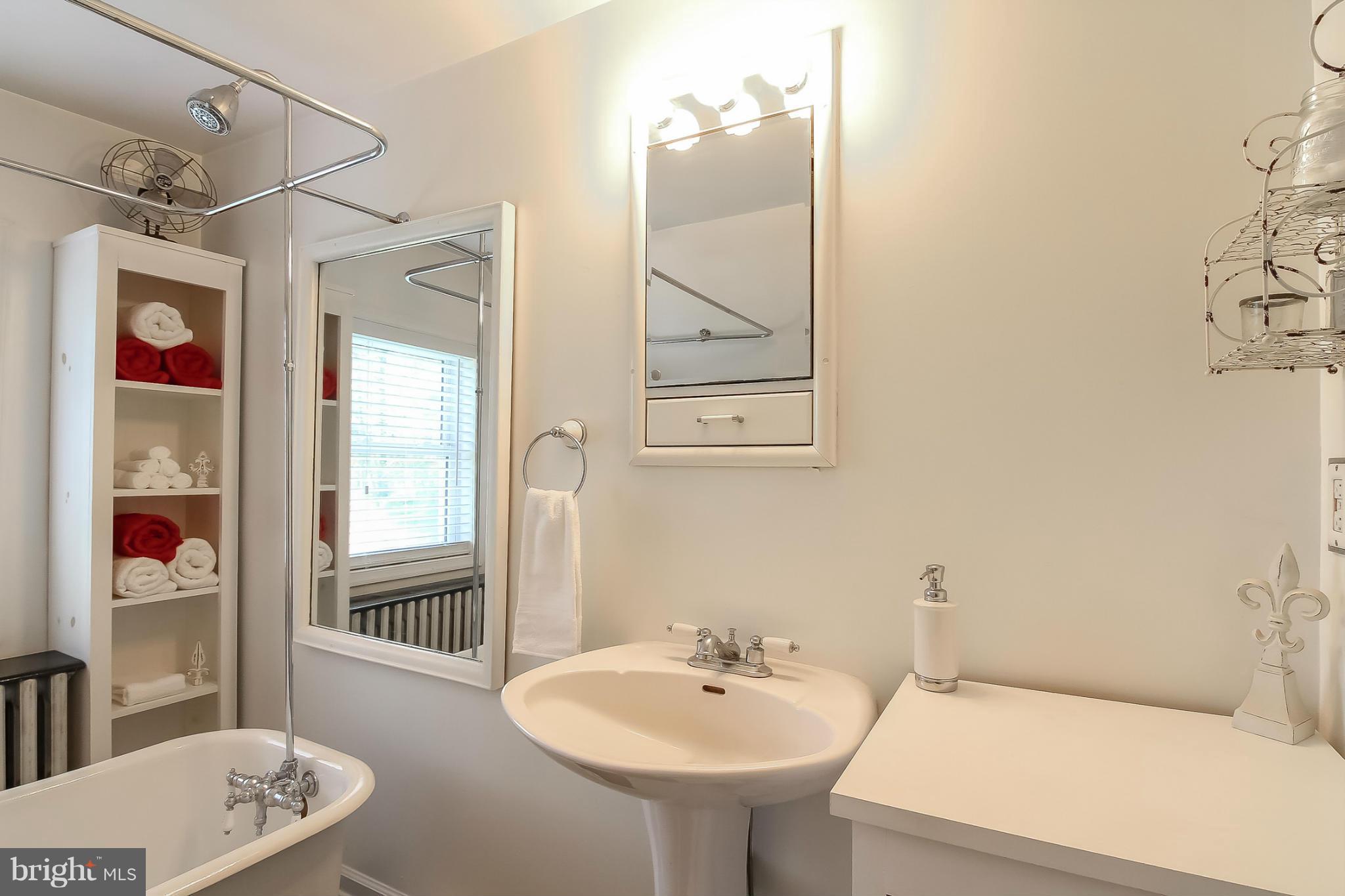 6225 Georgetown Road Broad Run, VA 20137 - Photo 29 of 30 Bath (Master)
