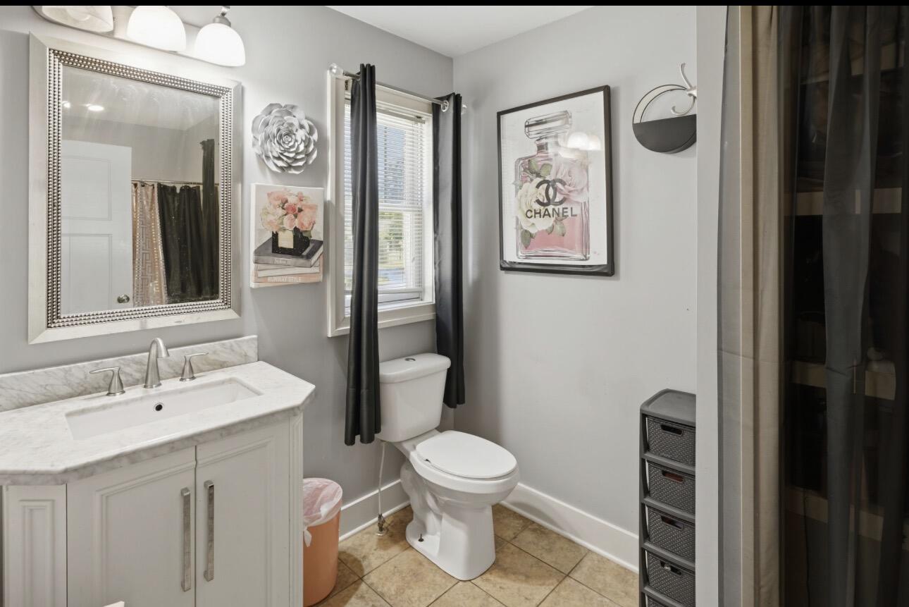 1015 Monroe Street Benton Harbor, MI 49022 - Photo 11 of 24 IMG_4901