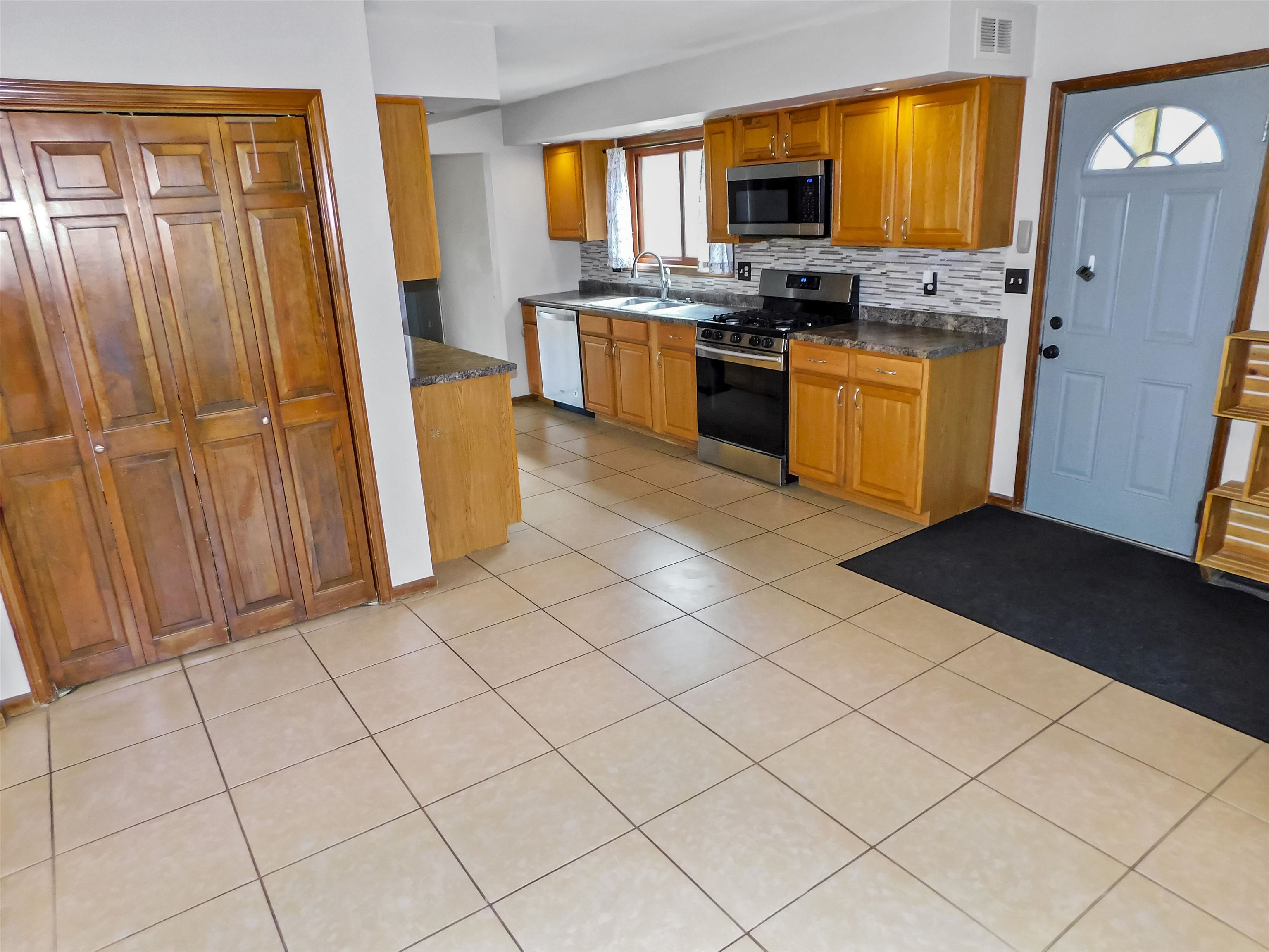 10312 Ardis Road Roscoe, IL 61073 - Photo 24 of 57 Gallery Image 24