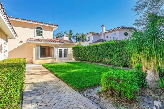 a car parked in front of a building
