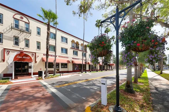 $1,100,000 | 500 Venezia Parkway, Venice, FL 34285