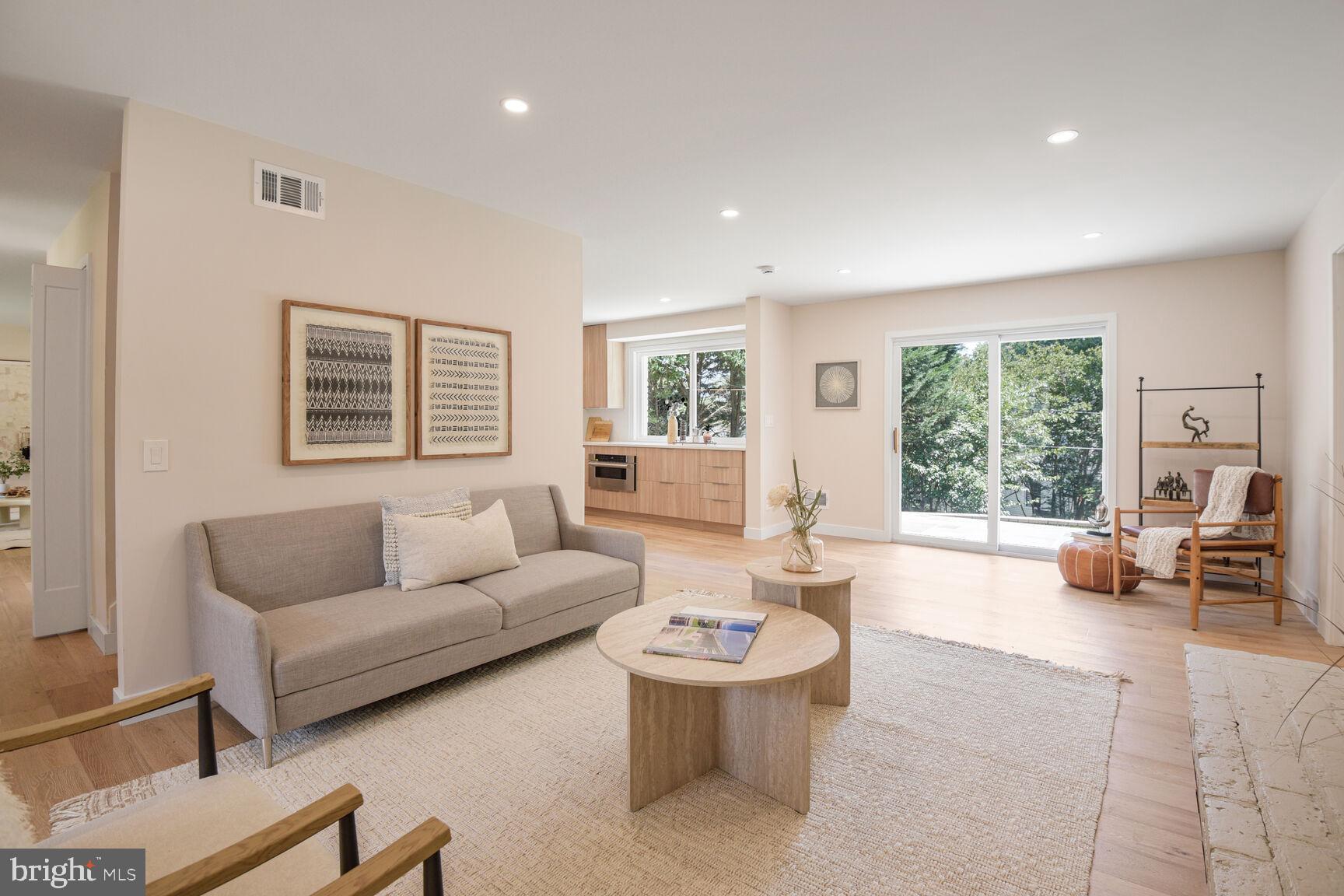 8328 Tuckerman Lane Potomac, MD 20854 - Photo 5 of 31