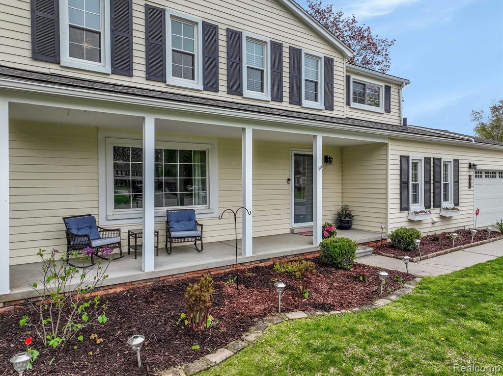 601 Lake Forest Road Rochester Hills, MI 48309 - Photo 3 of 40