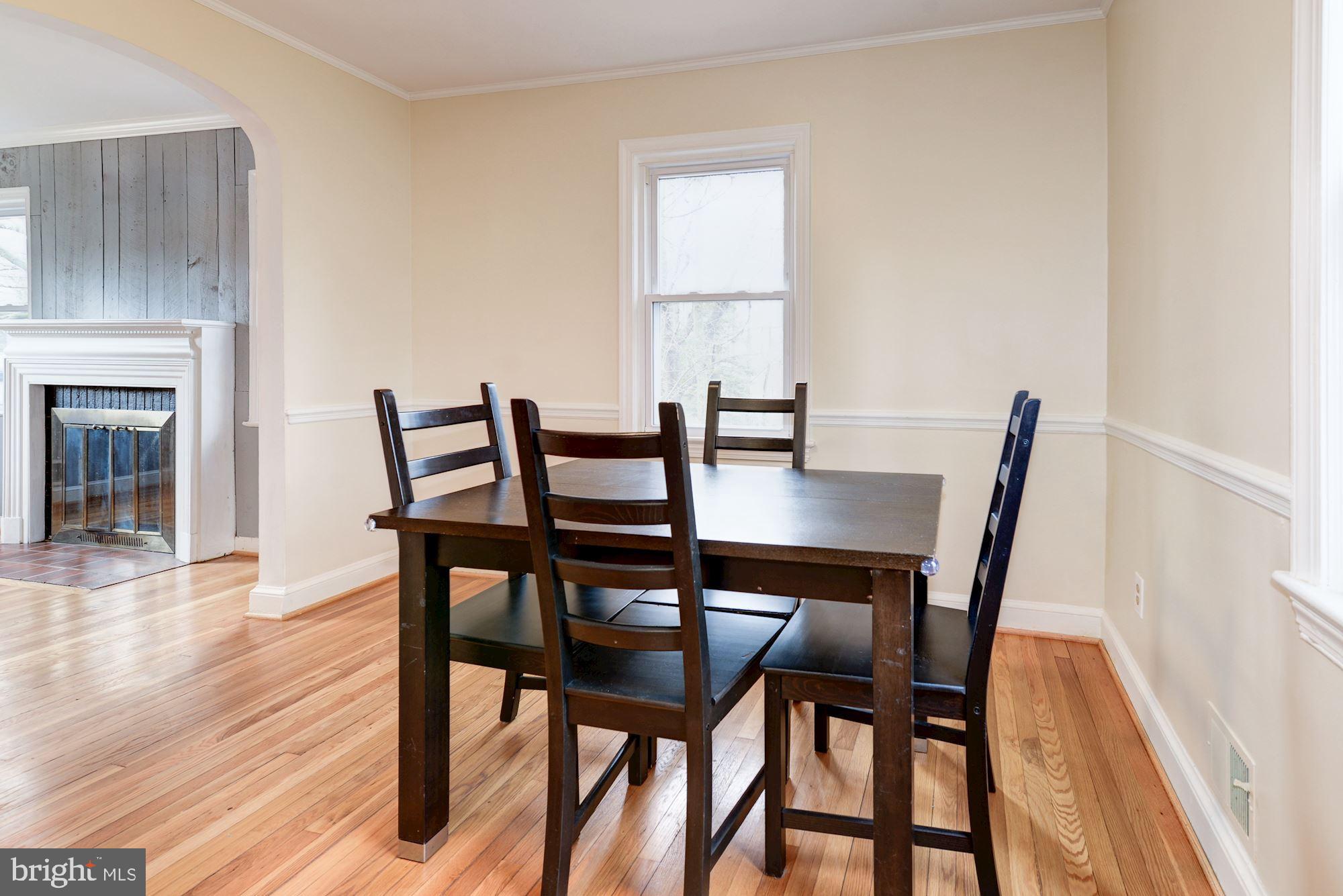 2821 Ivydale Street Silver Spring, MD 20902 - Photo 7 of 36 Dining Room looking into Living Room