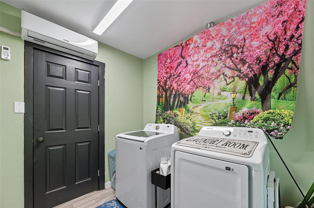 5100 Murphy Road Sachse, TX 75048 - Photo 18 of 38 a utility room with dryer and washer