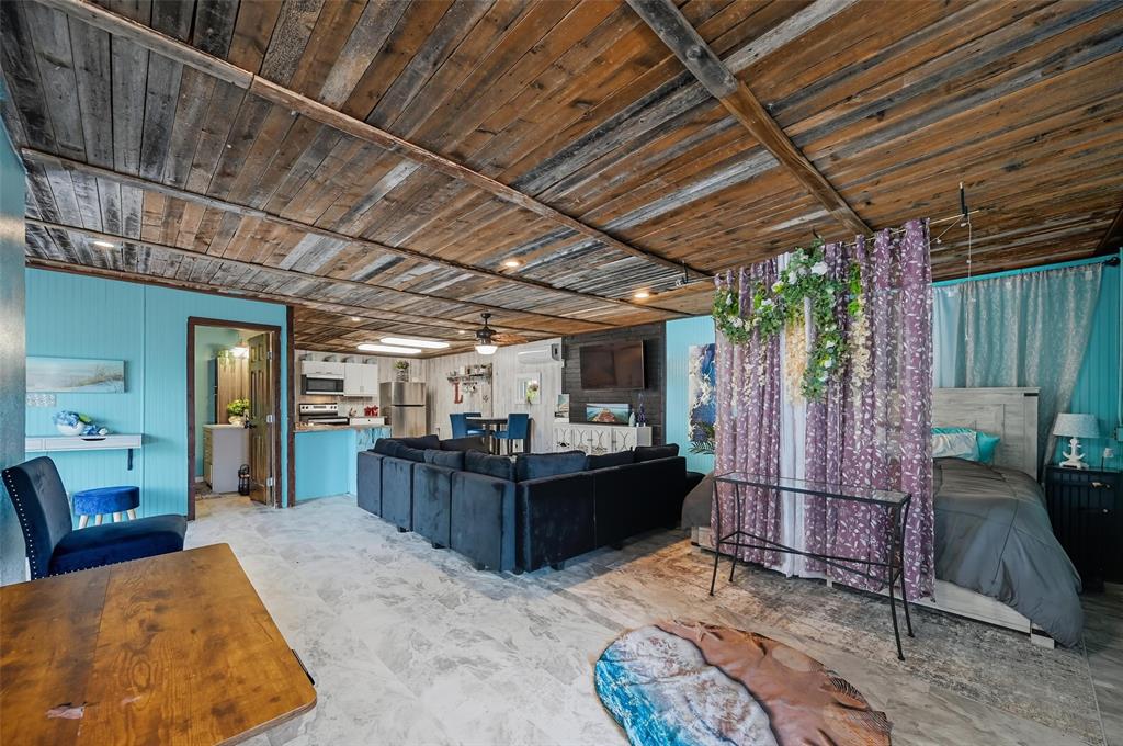 5100 Murphy Road Sachse, TX 75048 - Photo 24 of 38 a view of a room with furniture