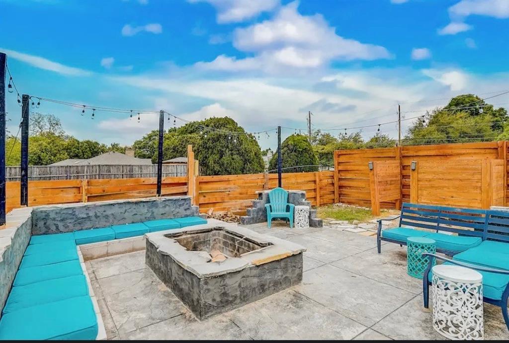 5100 Murphy Road Sachse, TX 75048 - Photo 33 of 38 a view of a terrace with sitting area