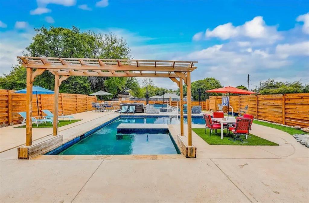 5100 Murphy Road Sachse, TX 75048 - Photo 34 of 38 a view of a park with potted plants