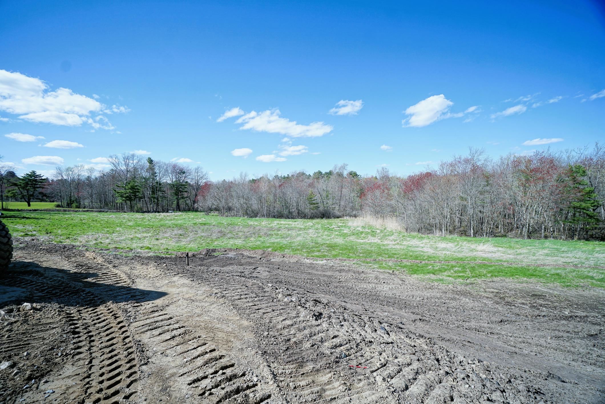 78 Island Pond Road Derry, NH 03038 - Photo 10 of 24