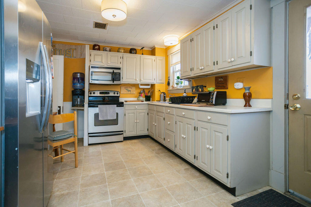 140 Maple Avenue Farmington, ME 04938 - Photo 12 of 63 taylor-kaminsky-photo-10