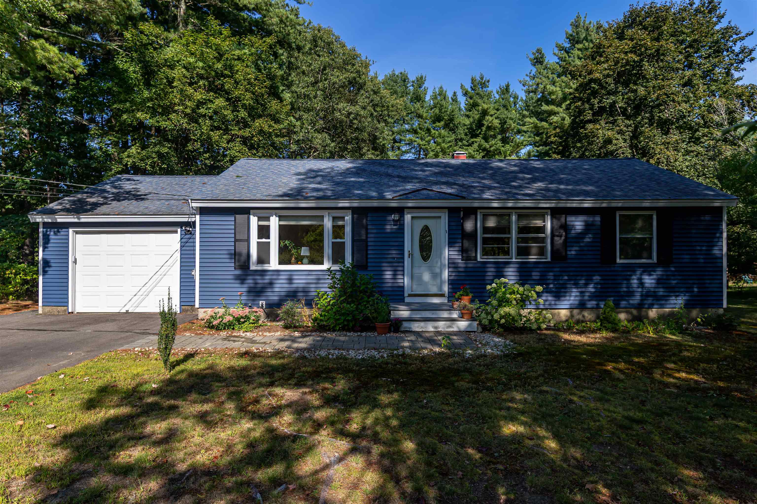 177 Naticook Road Merrimack, NH 03054 - Photo 2 of 44