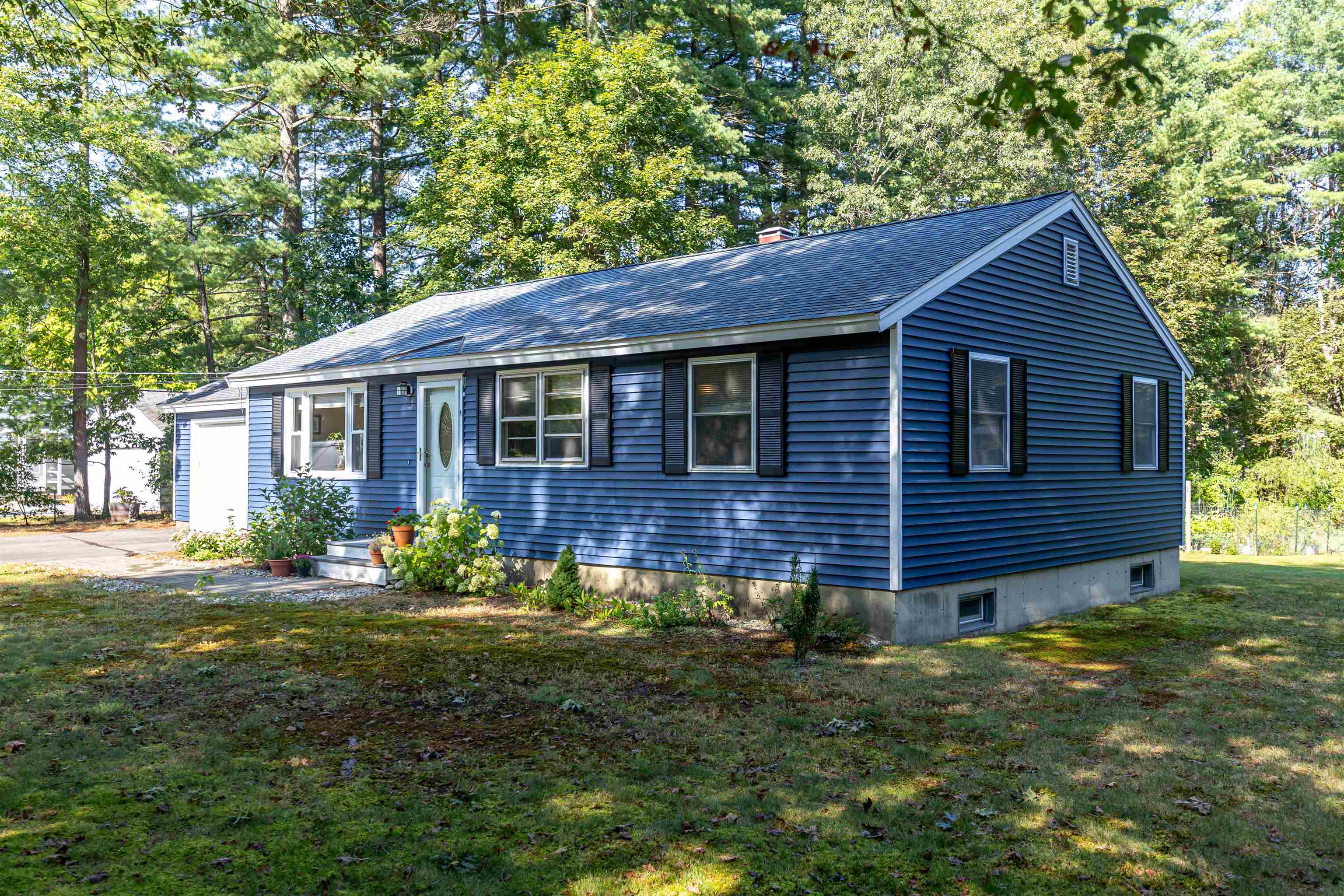 177 Naticook Road Merrimack, NH 03054 - Photo 3 of 44