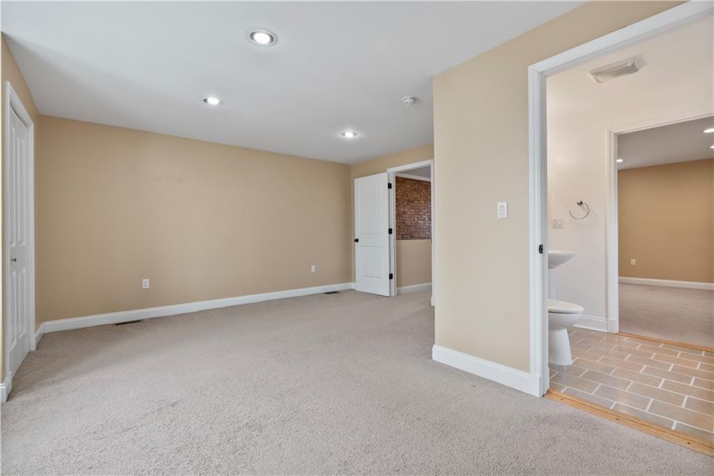 5822 Rippey Street Pittsburgh, PA 15206 - Photo 23 of 37 Third floor bedroom