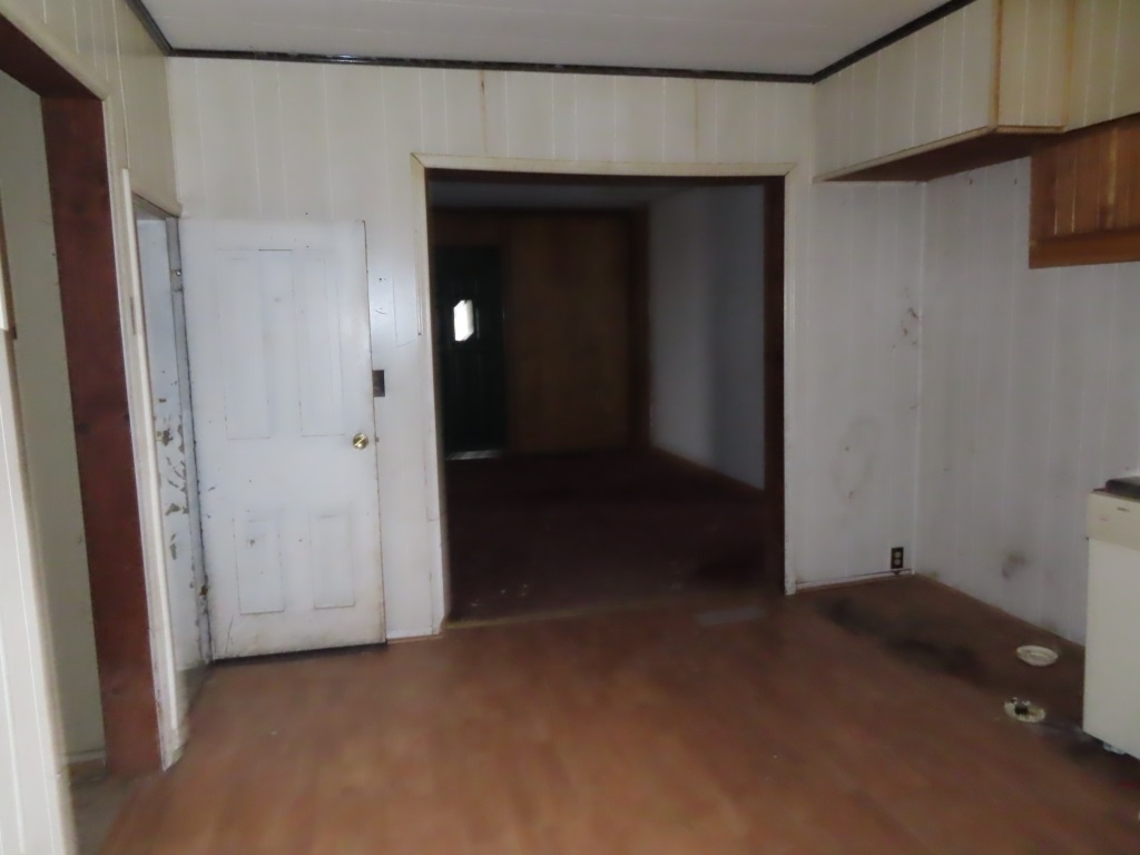 10180 South South Base Road Lynn, IN 47355 - Photo 10 of 32 Gallery Image 10