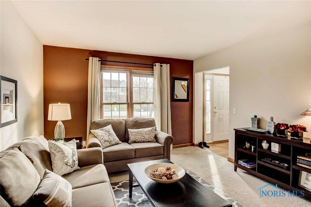 1853 Crossfields Road Perrysburg, OH 43551 - Photo 5 of 36 Gallery Image 5