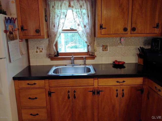143 Roemerville Road Greentown, PA 18426 - Photo 7 of 34 Gallery Image 7