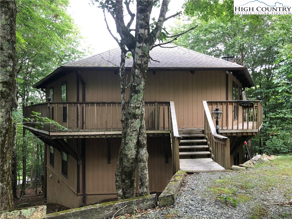 104 Raven Road Beech Mountain, NC 28604 - Photo 1 of 21 Gallery Image 1
