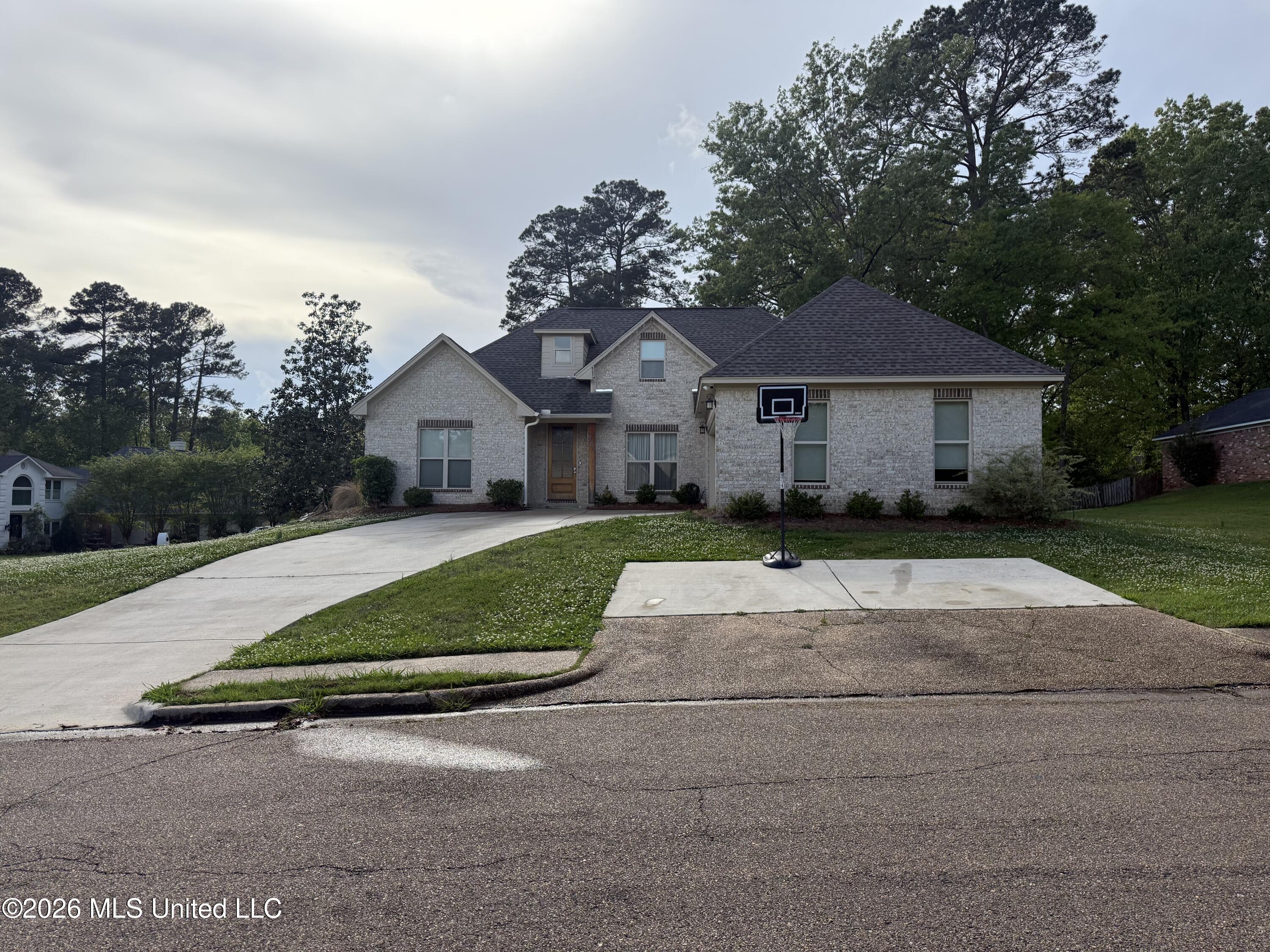 580 Hickory Place Brandon, MS 39047 - Photo 3 of 52 IMG_7723