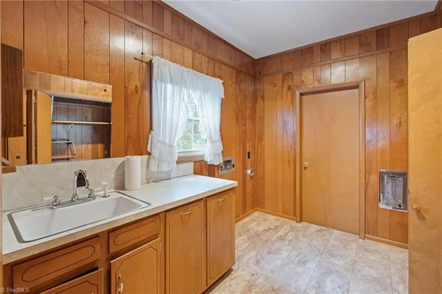 $385,000 | 658 North Minton Road, Wilkesboro, NC 28697