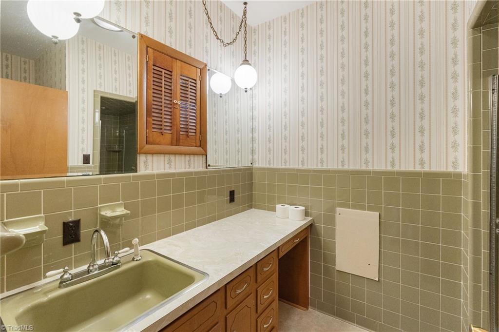 658 North Minton Road Wilkesboro, NC 28697 - Photo 23 of 37