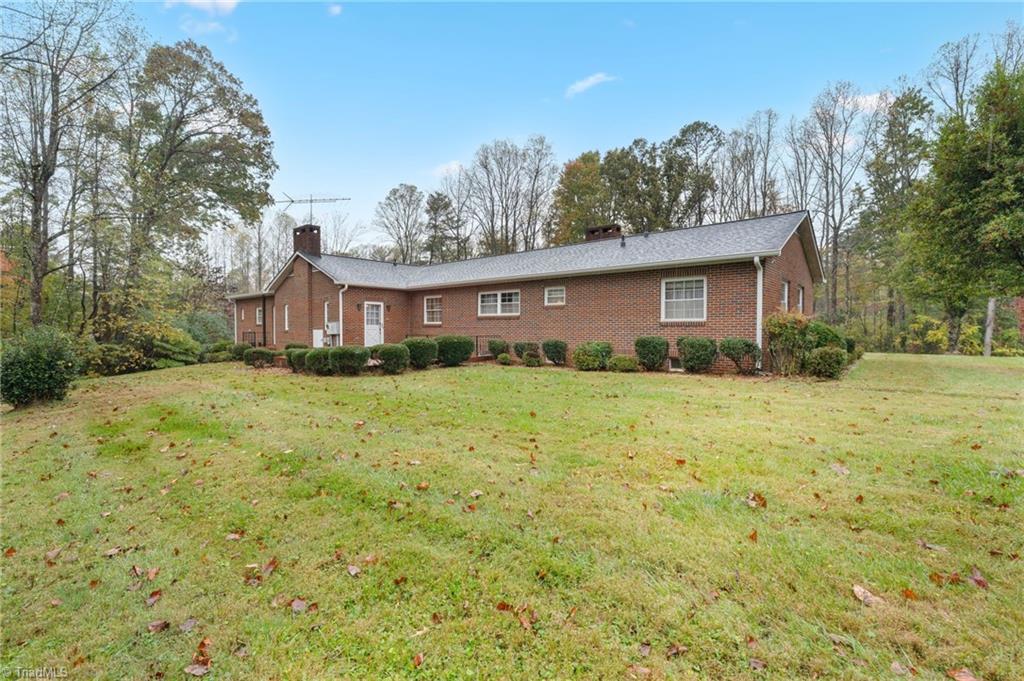 658 North Minton Road Wilkesboro, NC 28697 - Photo 6 of 37