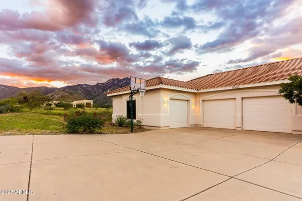 $894,000 | 9566 South Swiss Court, Hereford, AZ 85615