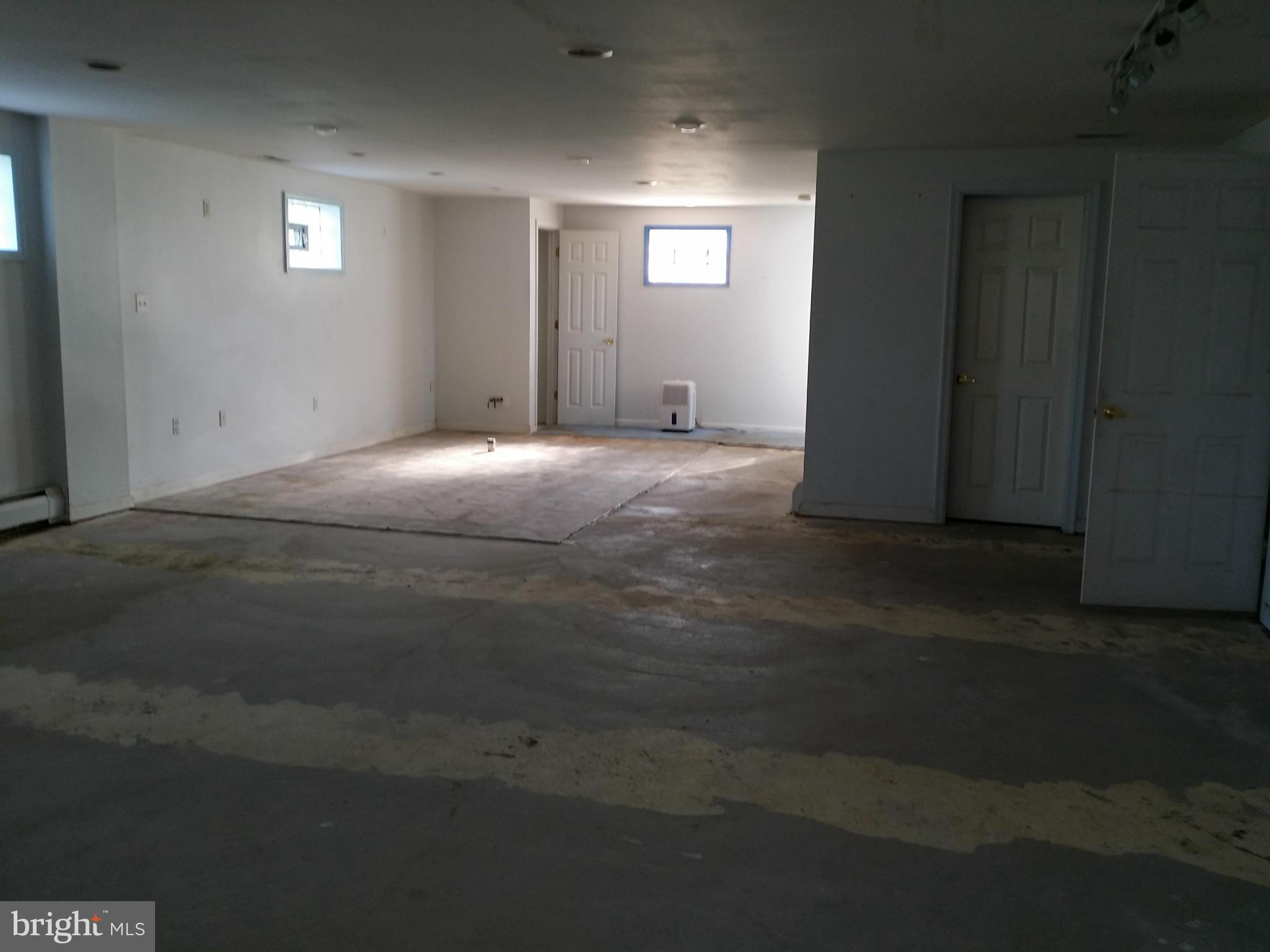 318 Pinewood Road Baltimore, MD 21222 - Photo 20 of 30 Interior (General)