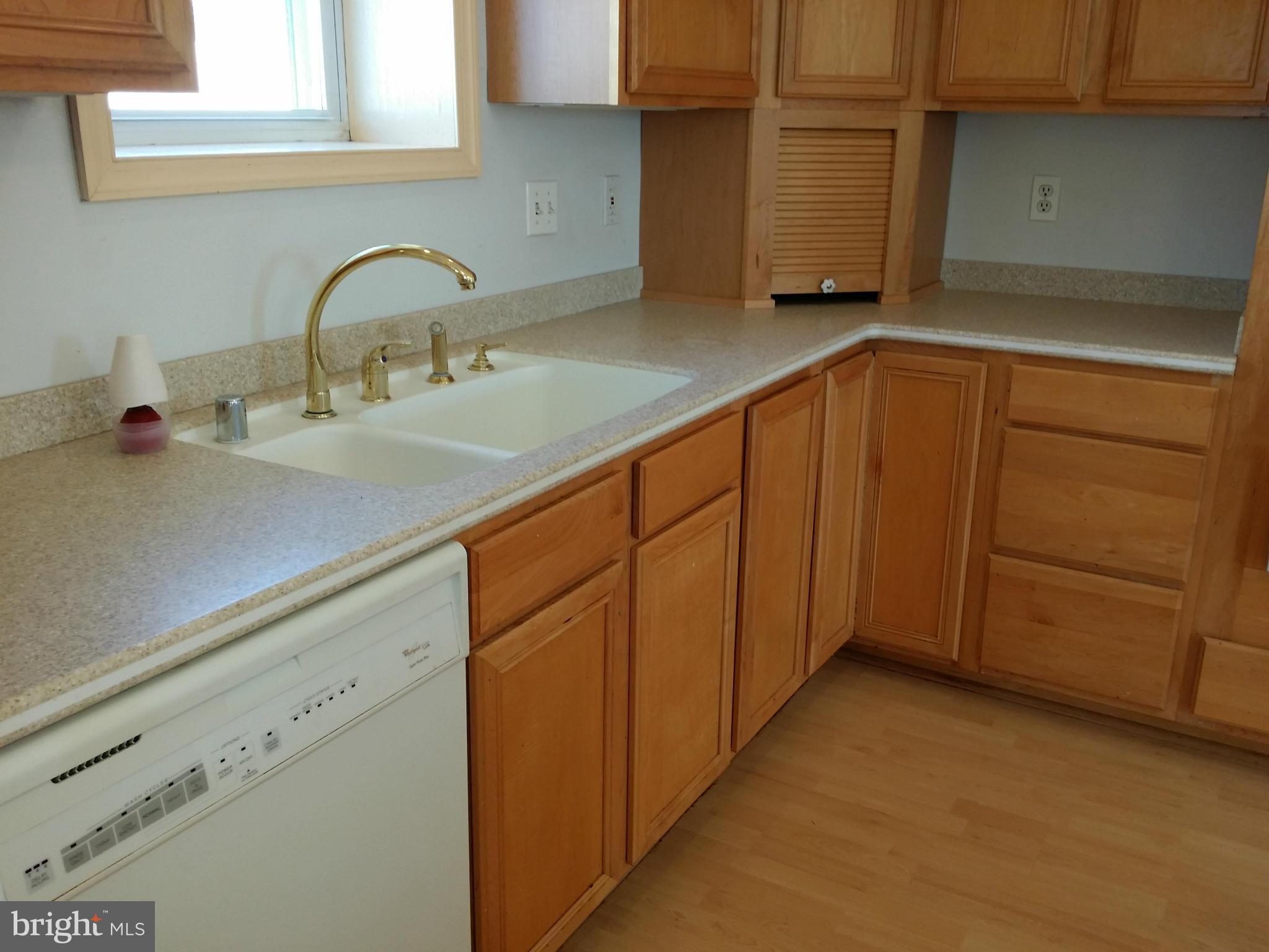 318 Pinewood Road Baltimore, MD 21222 - Photo 5 of 30 Interior (General)