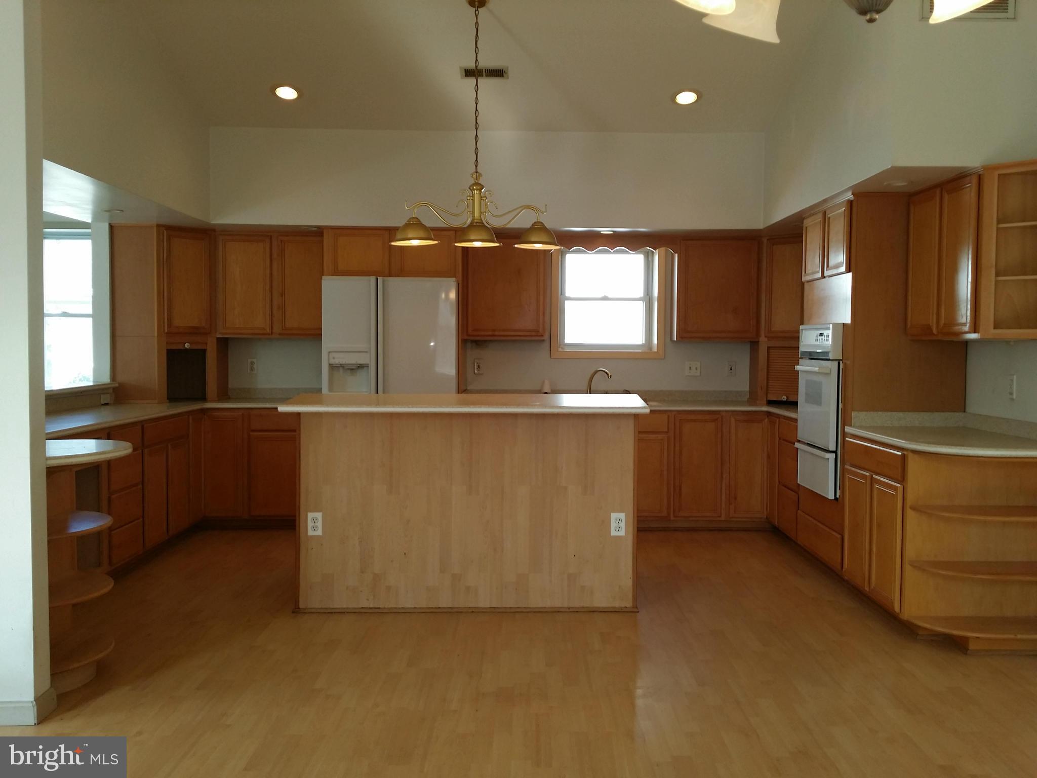 318 Pinewood Road Baltimore, MD 21222 - Photo 9 of 30 Interior (General)