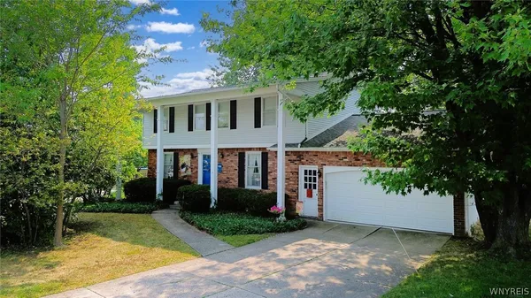 $379,900 | 15 Presidents Walk, Amherst, NY 14221