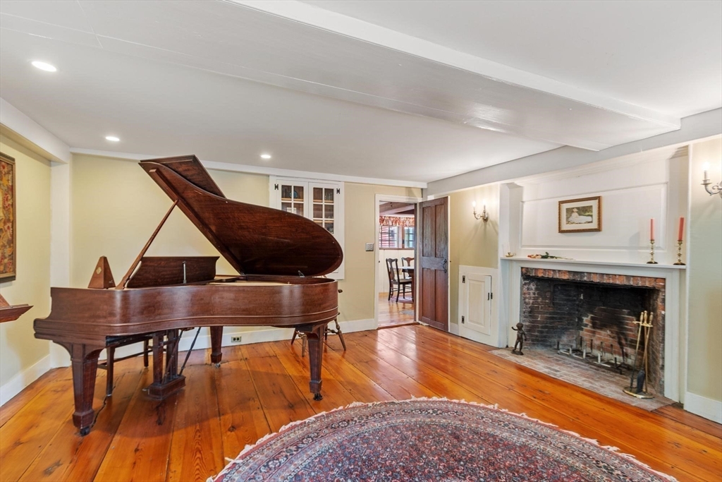 19 Maple Road Chelmsford, MA 01824 - Photo 18 of 37