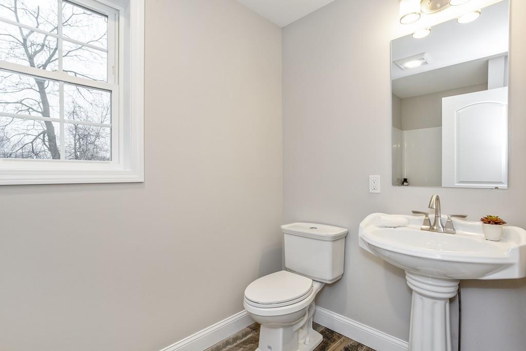 152 Ambrose Street Springfield, MA 01109 - Photo 13 of 27